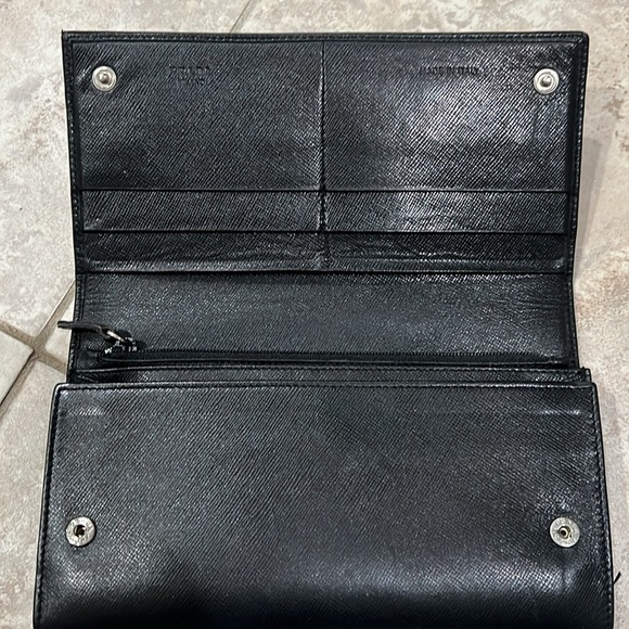 Prada folded Wallet - Picture 3 of 6